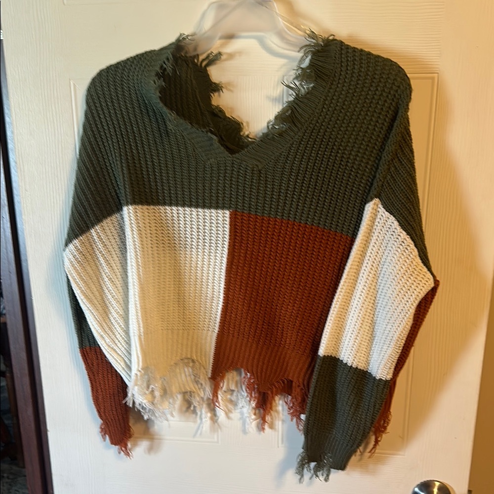 Rue21 Green and White V-Neck Sweater with Distressed Hem